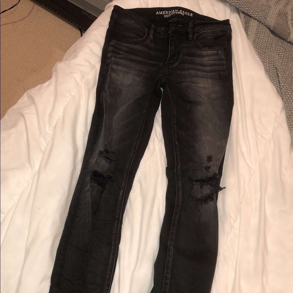 American eagle distressed jeans
